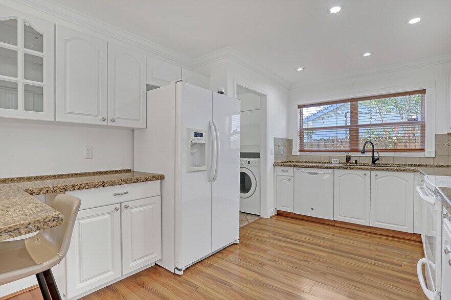 Building Photo - 6817 Barnwell Dr