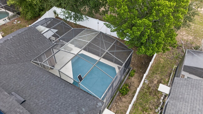 Building Photo - 515 Corvina Dr