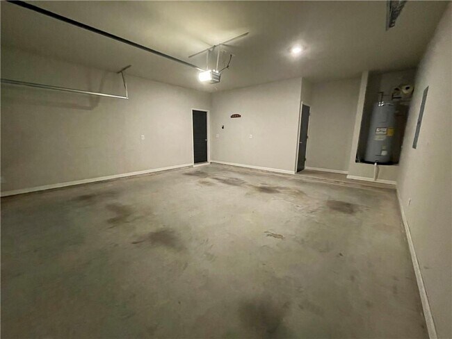 Building Photo - 301 Omnia Ridge Way