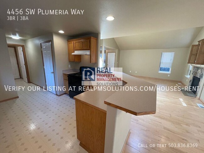 Building Photo - 4456 SW Plumeria Way