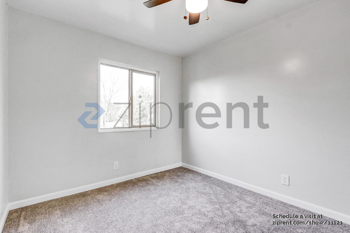 Building Photo - 1805 Primavera Dr