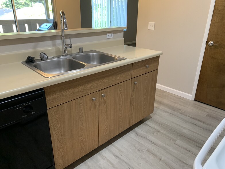 Kitchen 1 - Sandalwood Apartments