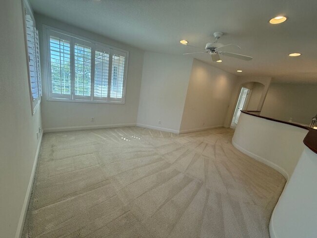 Building Photo - Over 3000 sq feet in Trabuco Canyon