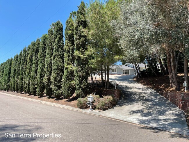 Building Photo - 11768 Shadowglen Rd