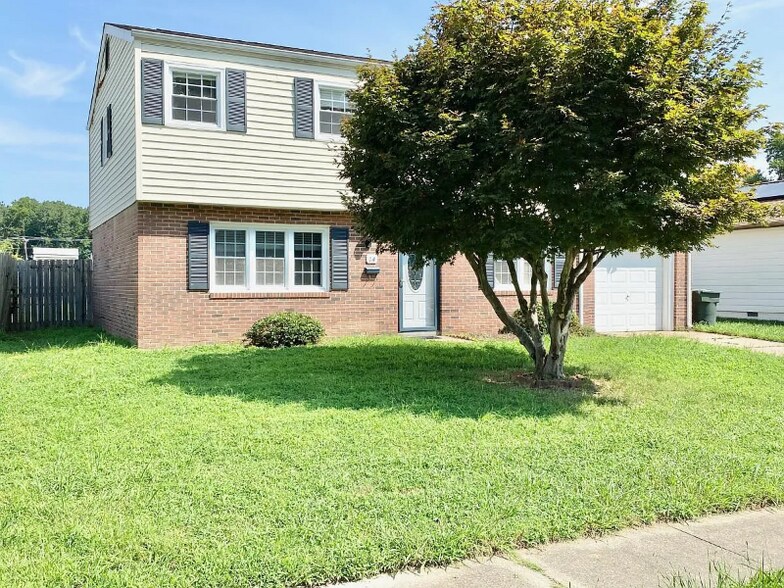 Building Photo - 14 Rendon Dr