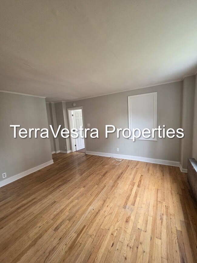 Building Photo - 31 S Myrtle St