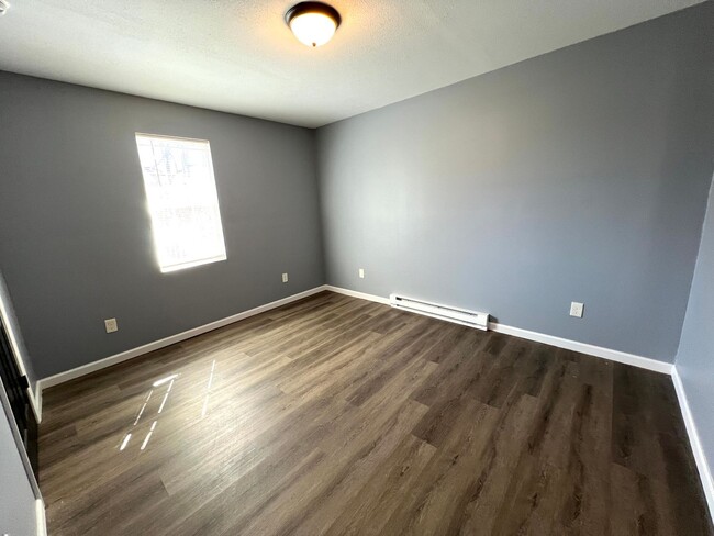 Building Photo - NEWLY RENOVATED AND MOVE-IN READY - EMPORI...