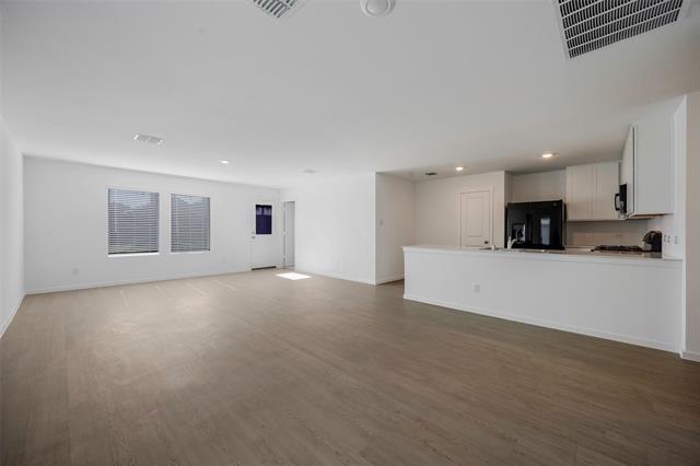 Building Photo - 1617 Parlier St