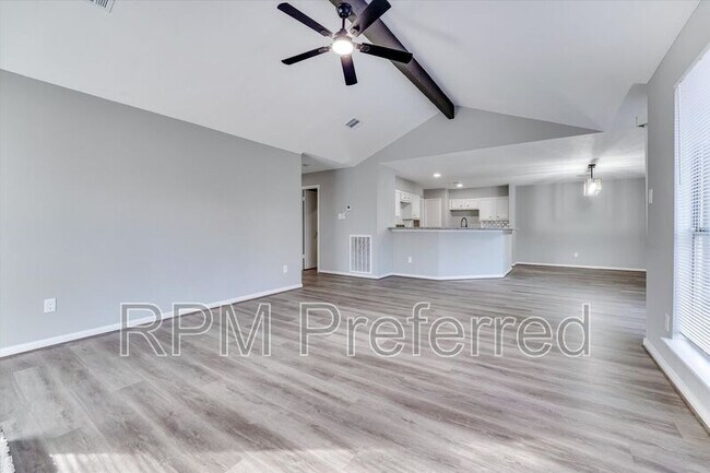 Building Photo - 8526 Deer Meadow Dr