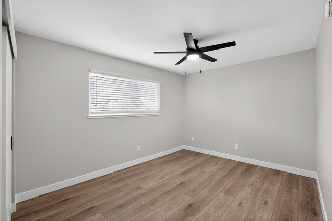 Building Photo - CITRUS HEIGHTS - Gorgeous Renovated Condo - All Brand New!