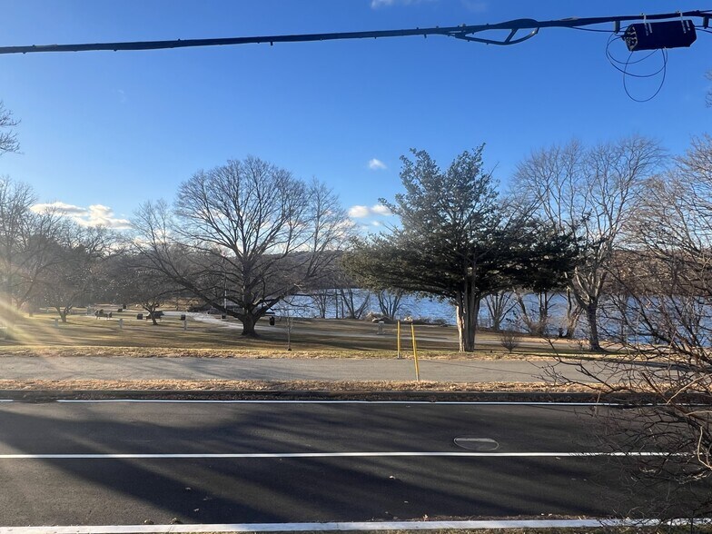 Building Photo - 27 Underwood St