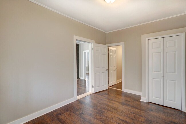 Building Photo - 2425 Drayton St