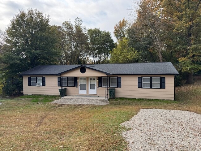 Building Photo - Available to Show