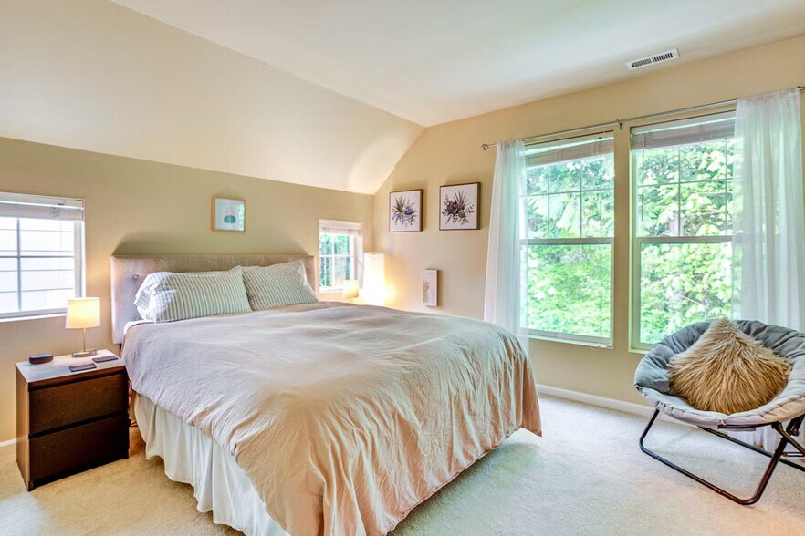 Building Photo - 23914 33rd Dr SE