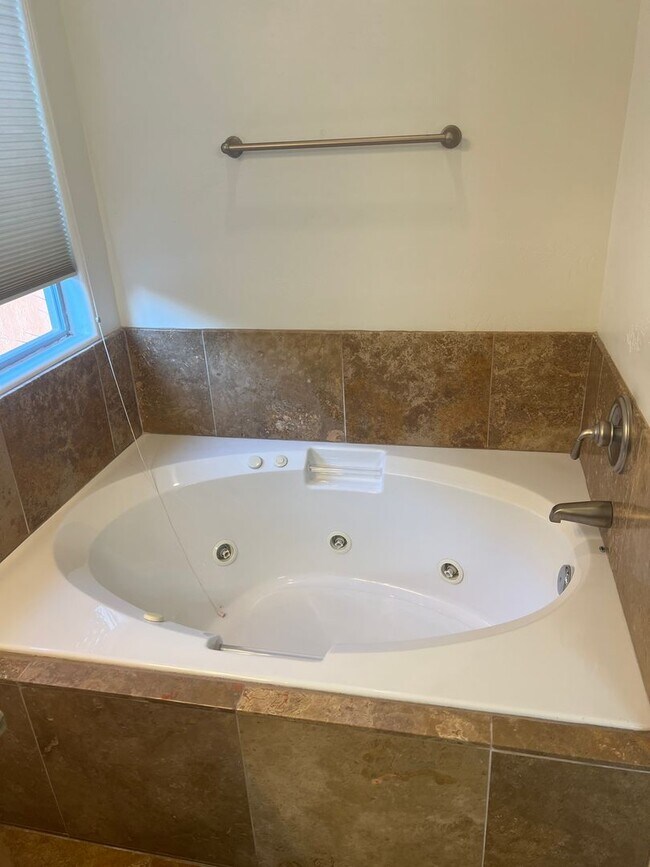 Building Photo - Unfurnished, 1-year long-term rental