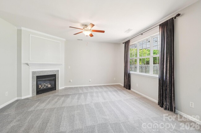 Building Photo - 14417 Laurel Tree Ln