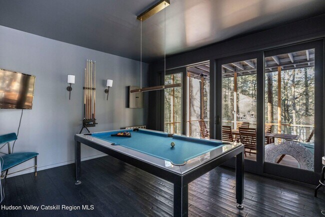 Building Photo - 70 Raybrook Dr