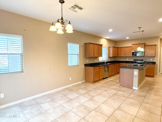 Building Photo - 2146 Scully Dr