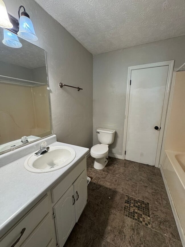 Building Photo - 1426 Leydens Mill Rd