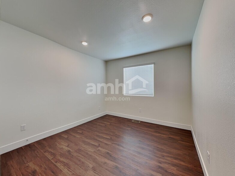 Building Photo - 3975 Ryedale Wy