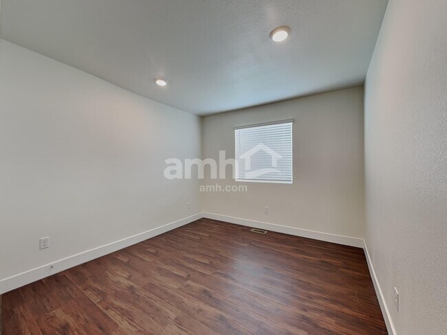 Building Photo - 3975 Ryedale Wy