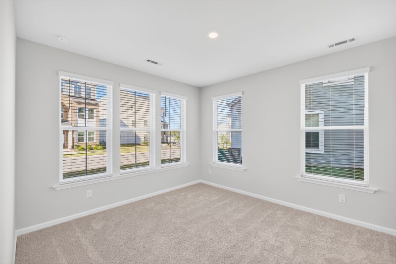 Building Photo - 335 Chesapeake Cmns St