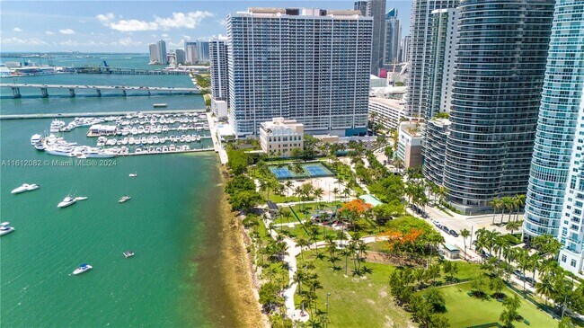 Building Photo - 1900 N Bayshore Dr