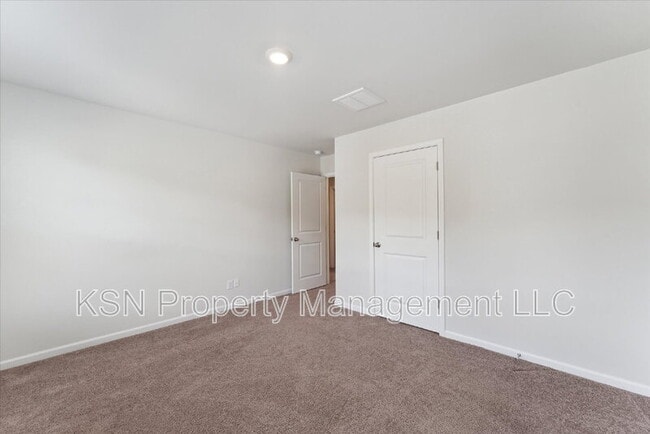Building Photo - 238 Sage Fld Dr