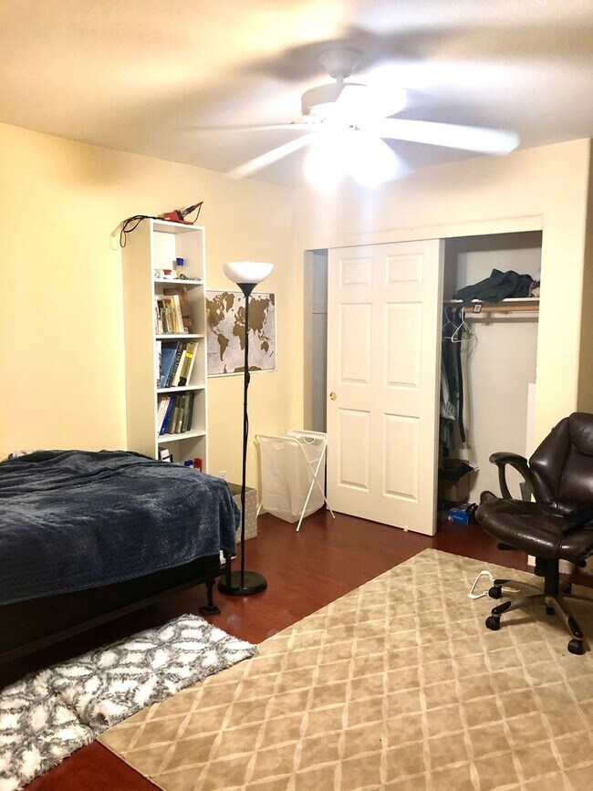 Building Photo - Davis - Centrally Located Home