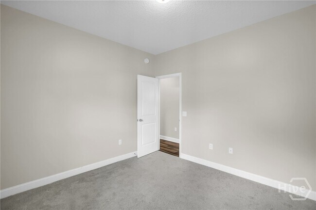Building Photo - 1039 Meloney Dr