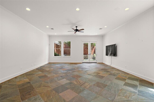 Building Photo - 4408 Dickson St