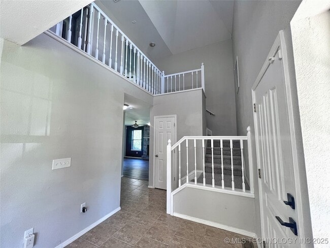 Building Photo - 3610 E 55th Pl