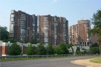 Building Photo - 1600 N Oak St