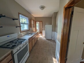 Building Photo - 660 5th St E