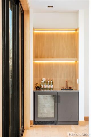 Building Photo - 332 Steele St