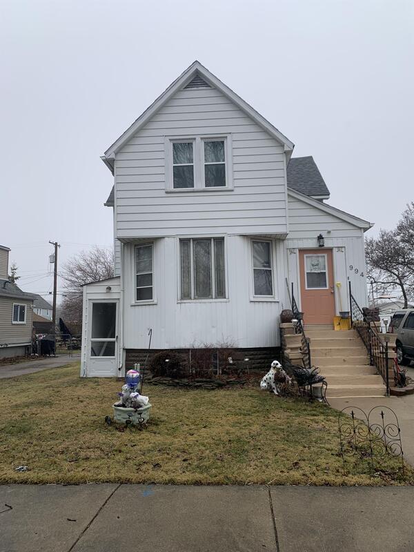 Primary Photo - 994 Elm St