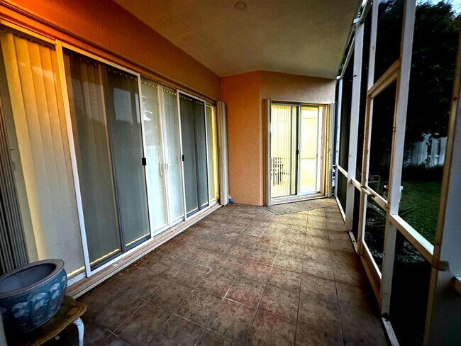 Building Photo - 2018 Reston Cir