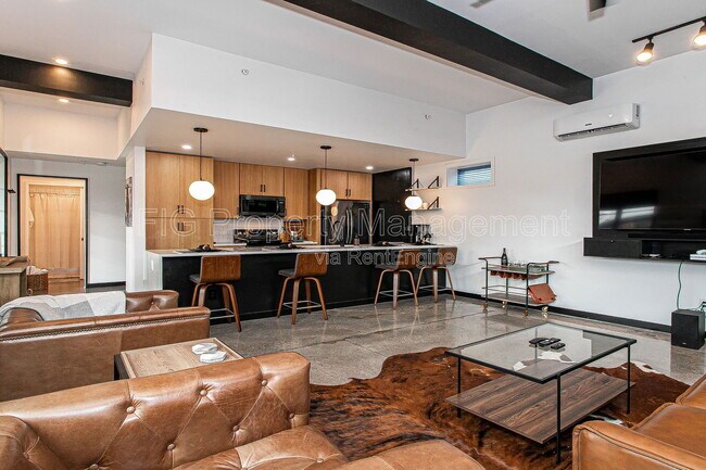 Building Photo - 3415 N Broadway