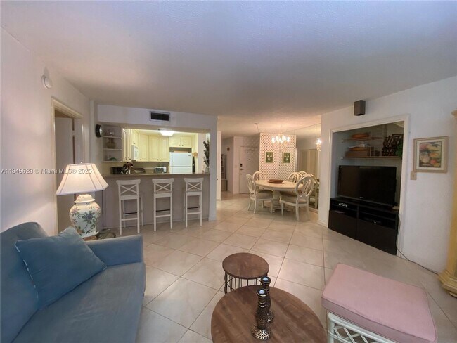 Building Photo - 1696 S Ocean Ln