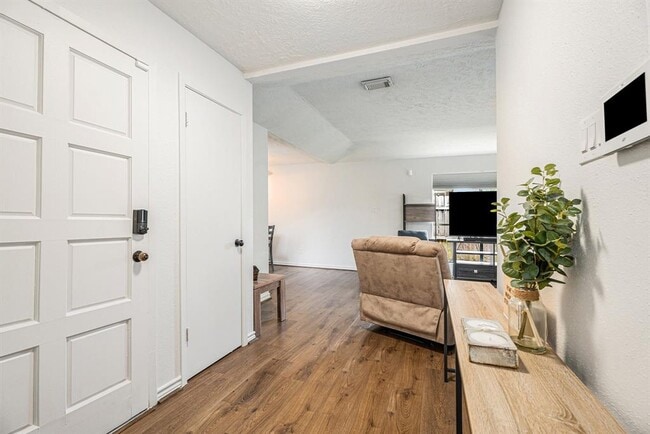 Building Photo - 2513 Harpers Ferry Crossing