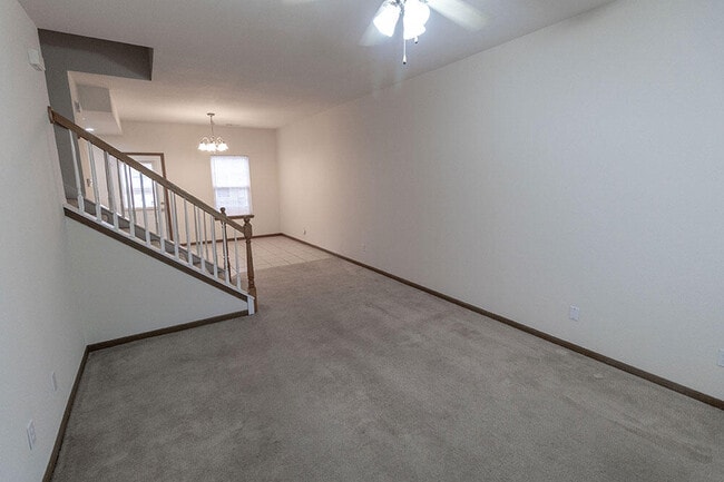 Building Photo - 5000 Derby Ridge Dr