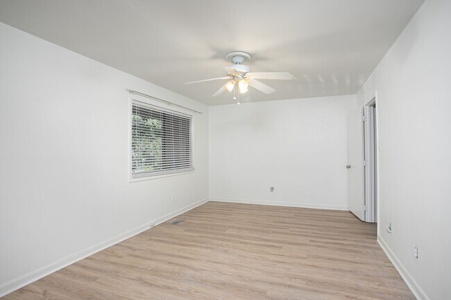 Building Photo - 128 Ridge Trail