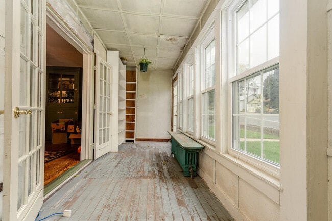 Building Photo - Pittstown