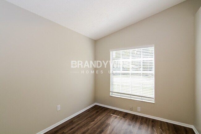 Building Photo - 313 McCoy Village Ct