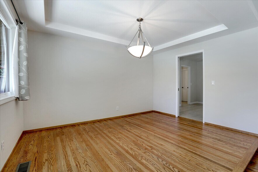 Building Photo - 2720 Diericx Dr