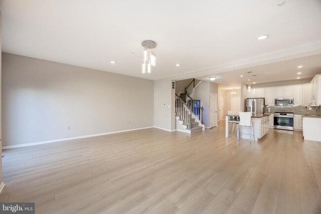 Building Photo - 730 Whitetail Cir