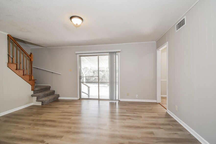 Building Photo - 3188 Bluefield St