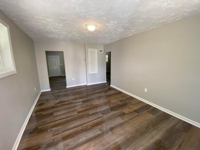Building Photo - 1508 Dunns Ln