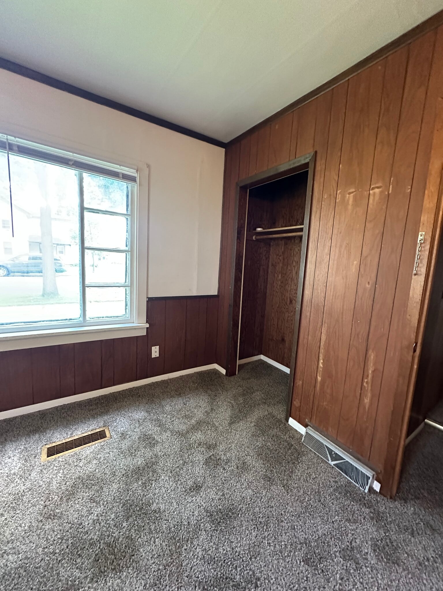 Building Photo - 528 Niagara St