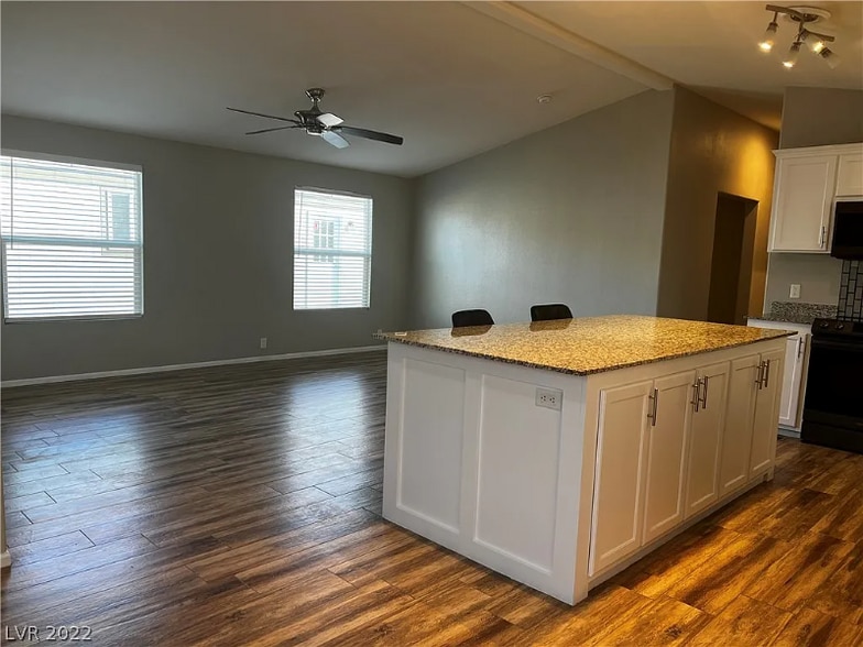 Building Photo - 960 Montecito Dr